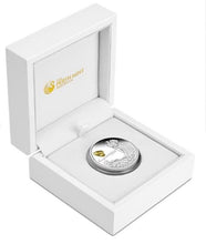 Load image into Gallery viewer, Australia 2018 WEDDING 1 OZ SILVER proof COIN w/ Crystal Embellishment Box GIFT
